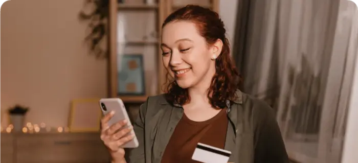 Cliente pagando el pedido por el celular con link enviado por el robot